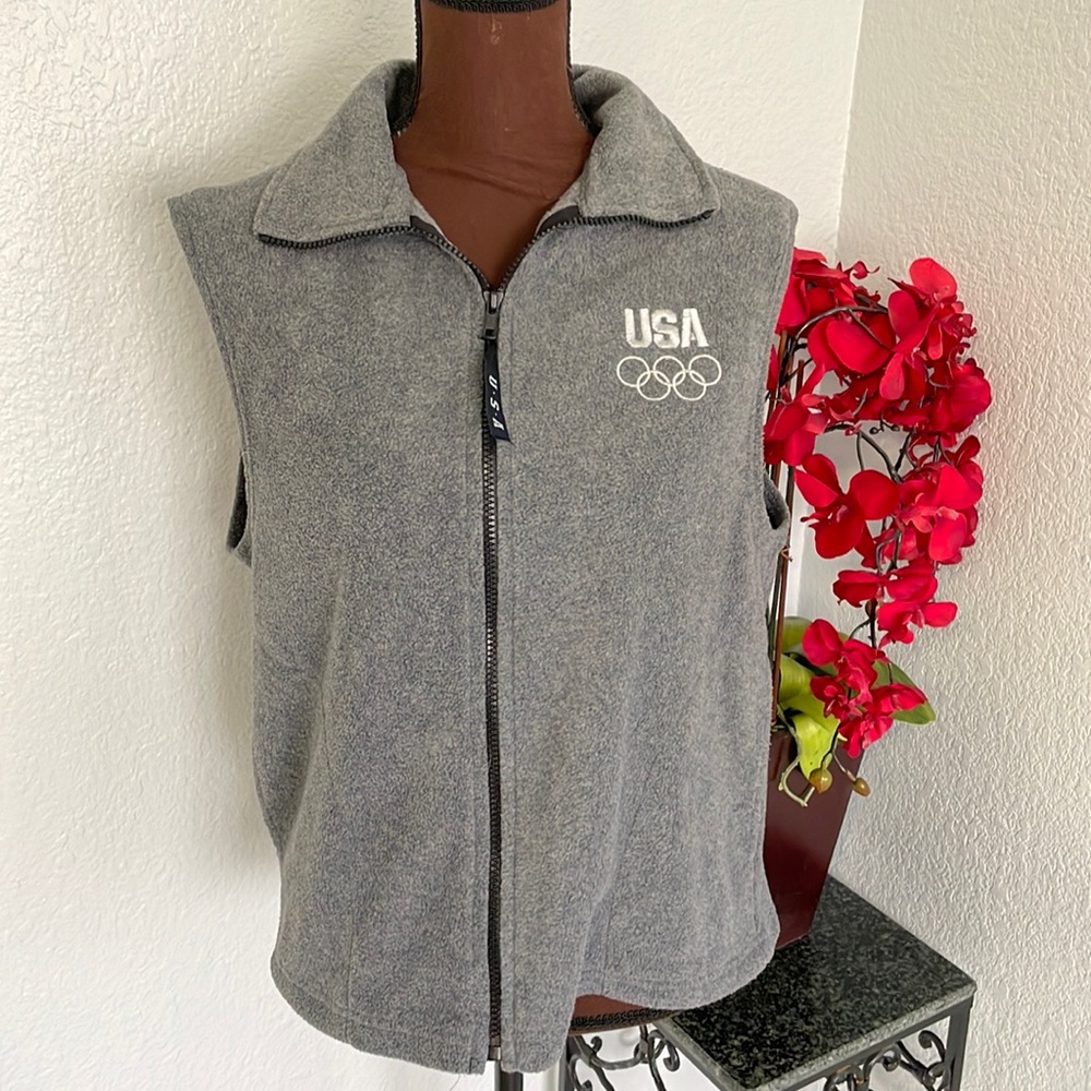 NWOT USA Olympic Committee Official Grey Fleece Vest M